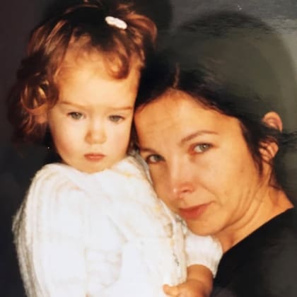 "Siempre voy a extrañar a mi mamá, cada vez más. Hay una tristeza troncal que acompaña cada cosa que hago. También estoy muy agradecida de haber tenido a una mamá que amé tanto y me amó tanto", señaló Antonia Bengoechea, su hija