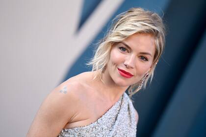 Sienna Miller aseguró que tuvo muchas luchas en Hollywood para llegar al lugar en el que se encuentra