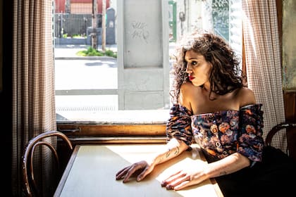 "Siento que el destino me besó la frente y que tuve suerte", dice respecto a ser elegida para telonear a Patti Smith.