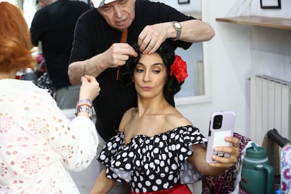 "Siento que me reinvento desde siempre. Es un rasgo de mi personalidad. Y otra cosa es que aprendí a autogestionarme. En realidad, lo hice siempre. No me siento a esperar que suene el teléfono. Antes de sentarme a amargarme, empiezo a hacer. Lo que sea"