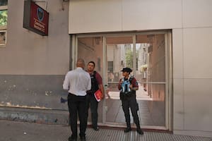 Detenidos tomaron de rehén a un policía en una comisaría