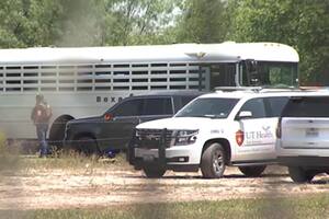 Siete guatemaltecos fueron detenidos acusados de haber traficado a los 53 migrantes originarios de México y Centroamérica que fallecieron asfixiados en 2022 en Texas