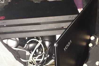Entre los elementos robados, se encuentra una Play Station 4 y una notebook