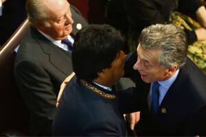 Saludo fugaz con Evo Morales y una invitación de Piñera para ir a la Antártida