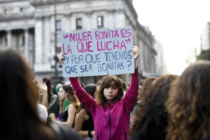 Siguen llegando miles de mujeres al Congreso