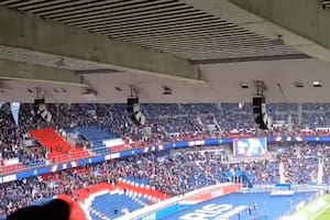 El momento exacto de la dura reacción de los hinchas de PSG contra Lionel Messi