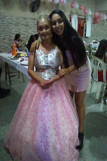 Silva celebró con emoción su tan ansiada fiesta de 15 años. Crédito: Facebook