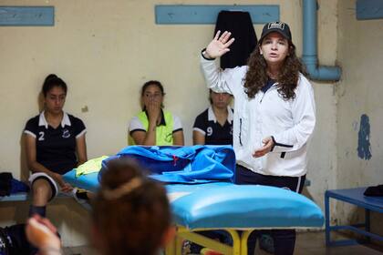 Su relación con el fútbol no arrancó fácil: su mamá no quería que jugara a la pelota, pero su pasión pudo más