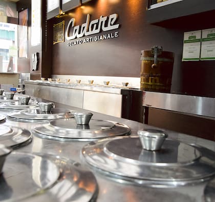 Silvestre Olivotti llegó a la Argentina desde Italia con la receta del helado artesanal que hoy es el éxito de la Avenida Corrientes