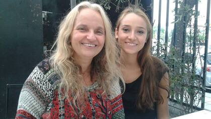 Silvia Piceda y su hija Jazmín buscan recuperar su casa