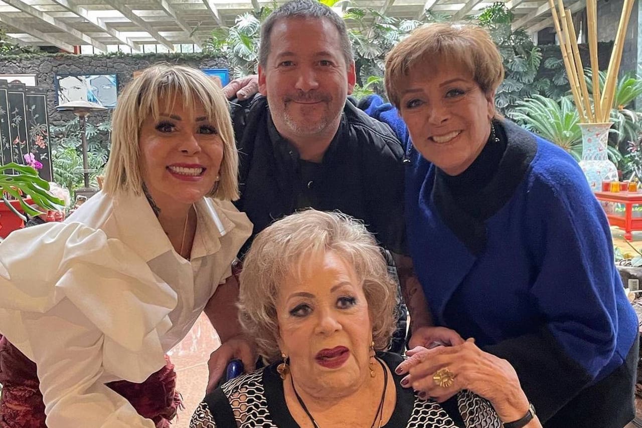 El conmovedor mensaje de Sylvia Pasquel, la hija de Silvia Pinal, tras la muerte de la artista: “Te fuiste” - LA NACION