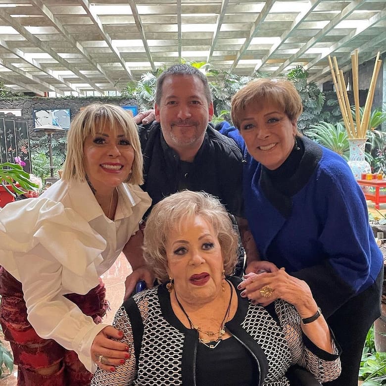 Silvia Pinal es madre de Sylvia Pasquel, Alejandra Guzmán y Viridiana Alatriste y Luis Enrique Guzmán (Imagen incrustada con HTML © La Nación)