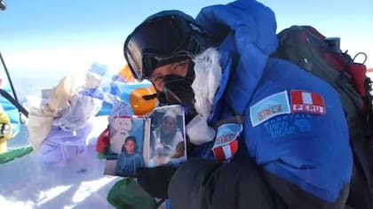 Silvia Vásquez-Lavado se convirtió en la primera mujer peruana en llegar a la cumbre del Everest