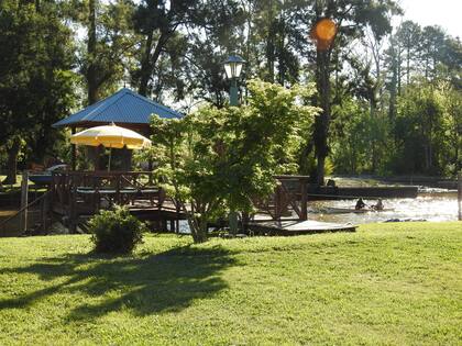 Silvina y Raúl eligieron esta tranquila isla para construir su casa de fin de semana.
