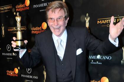 "En la vida todo es aprendizaje. Además, uno no puede modificar el destino o lo que sucedió en el pasado. De algunas personas quedan recuerdos fantásticos y de otras, muy feos", señala Soldán