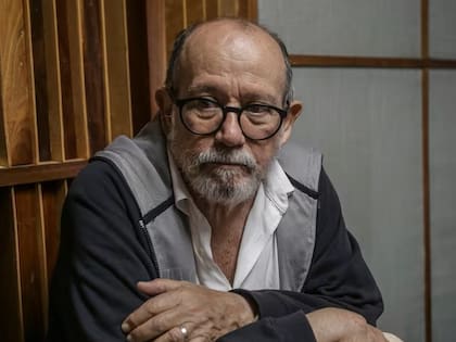 Silvio Rodríguez, cantautor cubano comprometido con la causa revolucionaria, protestó públicamente ante la posible injerencia de los Estados Unidos en los asuntos de su país
