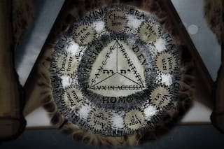 Hermanas satánicas: el expediente de un parricidio escalofriante