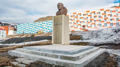 SÍMBOLOS. La estatua de Lenin, en Barentsburg, zona de la minera estatal rusa