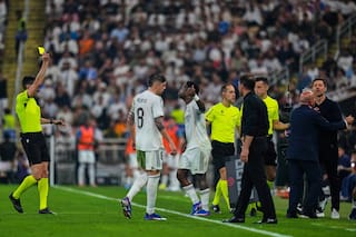 Simeone se disculpa con Vinícius y el presidente del Real Madrid tras tenso choque en la Supercopa