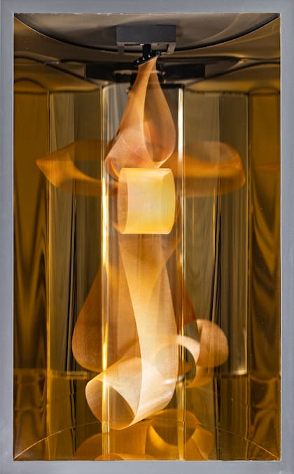 "Simetría entre dos tiempos", de Cristian Mac Entyre, exhibida en la muestra del Palacio Libertad: “Quise entrar en un diálogo con mi viejo”, dice el artista sobre esta pieza