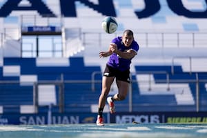 Simón Benítez Cruz en el entrenamiento en el Estadio San Juan del Bicentenario, donde los Pumas se enfrentarán con Inglaterra este sábado