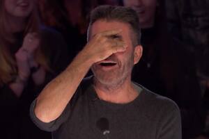 La emoción de Simon Cowell al verse a sí mismo cantando en la pantalla de America's Got Talent