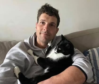 Simon Nellist entrenaba para un evento benéfico de natación cuando fue devorado por un tiburón blanco de cinco metros