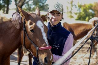 Simón, el Novillo Astrada adolescente que es heredero de Javier y un día le enseñó a Mick Jagger