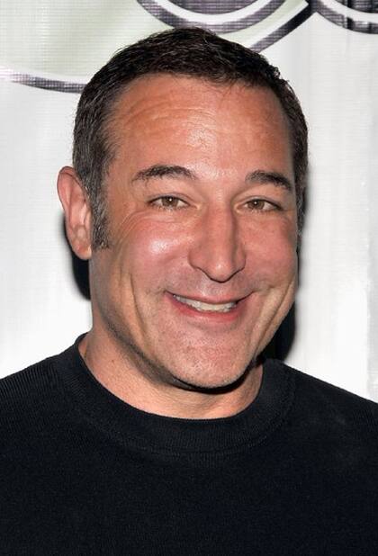 Simon tenía 59 años