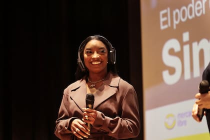 Simone Biles durante la charla en Parque Patricios