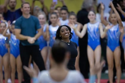 Simone Biles en Estadio Mary Terán de Weiss