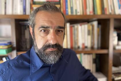 Simone Pieranni, periodista italiano que, tras diez años de vivir en China, escribió Espejo rojo