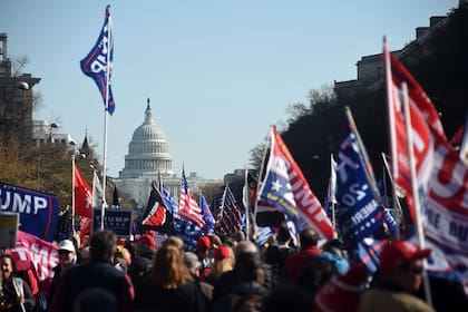 Simpatizantes de Donald Trump marcharon para apoyarlo, tras las elecciones en las que se impuso Joe Biden