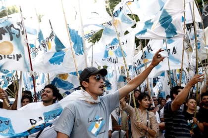 Simpatizantes de La Cámpora en el día del militante