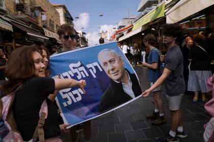 Simpatizantes de Netanyahu en el mercado Mahane Yehuda de Jerusalén