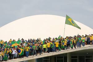 La sucesión de fallas que permitió que los partidarios de Bolsonaro provocaran un caos en Brasilia