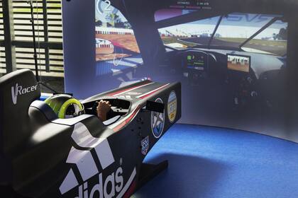 Simuladores. Las instalaciones del CAR en el Autódromo cuentan con uno de F1 y otro de karting