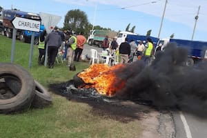 Pidieron la intervención de la policía para que puedan circular los camiones con granos