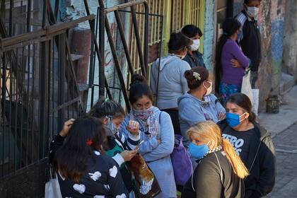 El uso de barbijo y el distanciamiento físico, clave para frenar el avance del coronavirus