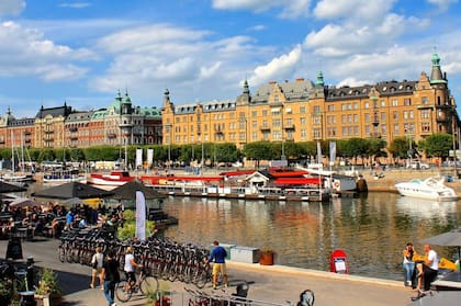 Sin dudas, Estocolmo es una ciudad que se disfruta en verano, donde las temperaturas son buenas y las calles se llenan de atracciones.