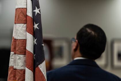 Sin embargo, es esencial que las comunidades inmigrantes se mantengan informadas sobre estas nuevas leyes y comprendan cómo pueden beneficiarse de ellas. (AP Foto/Jae C. Hong)