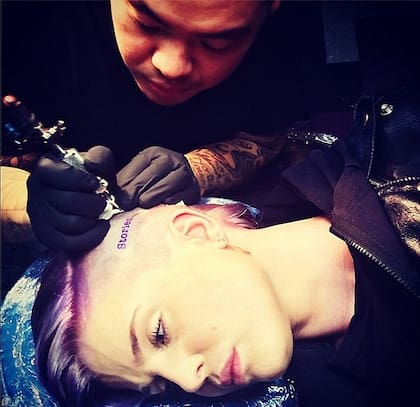 Sin lugar a dudas, hacerse este tatuaje fue doloroso para Kelly, pero ella se lo bancó y ahora está feliz con el resultado