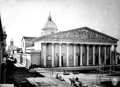 Sin ser majestuosa a los ojos del visitante, la Catedral Metropolitana era muy concurrida en los Tedeum y en los aniversarios relacionados con San Martín.