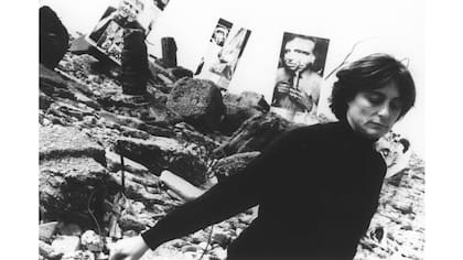 Sin título. Imagen Pública - Altas Esferas, Costanera Sur. Fotografía de Ludmila, 1993