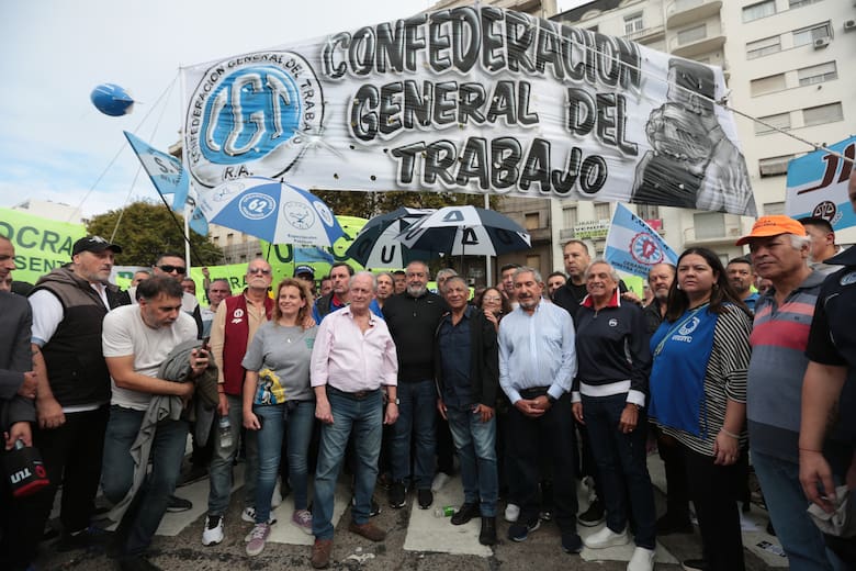 sindicalistas-de-la-cgt-en-la-marcha-de-jubilados-2YLVIQEVTNC27ILWHDF6KSRF7I