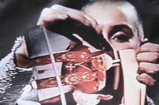 Por qué Sinéad O'Connor rompió una foto del papa Juan Pablo II en directo por televisión