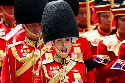 Sineenat en la ceremonia de cremación del fallecido rey Bhumibol