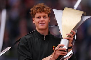 Sinner gana su quinto Masters consecutivo al aplastar a Zverev en la final de Madrid