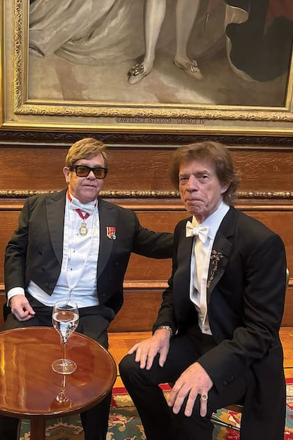 Sir Elton John y sir Mick Jagger fueron parte de los 160 invitados.