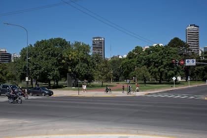 Plaza Rubén Darío, en la esquina de Figueroa Alcorta y Austria, el lugar donde se hubiera erigido el monumento